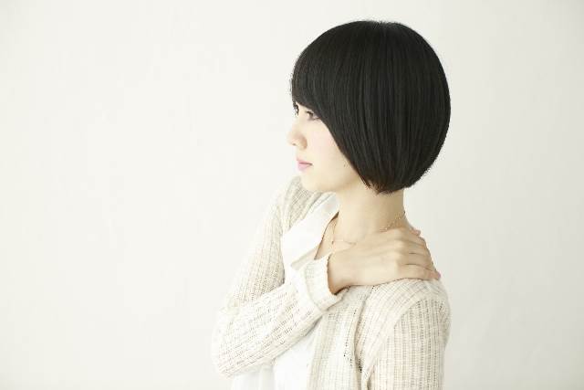 朝起きると首や肩にこり　札幌の３０代女性　
