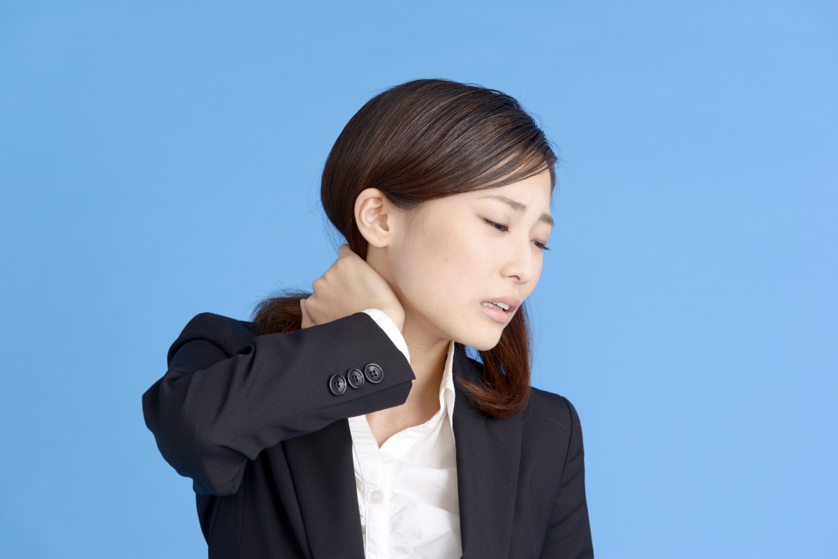 肩と首が痛い　札幌20代女性
